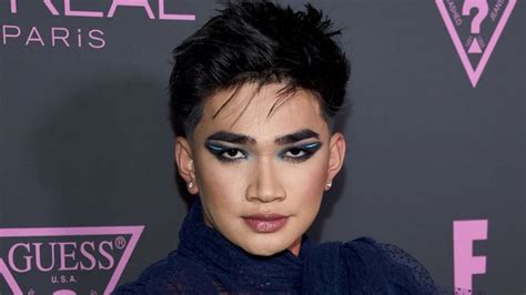 Bretman Rock: 25 facts about the YouTuber you。